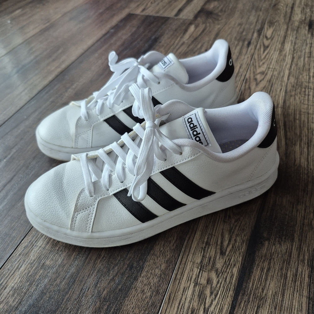 Adidas Cloudfoam Sneakers 3 stripes Runners Tennis Shoe 8.5 white black classic